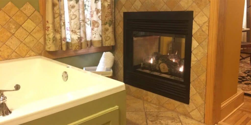 Amber Room fireplace and tub