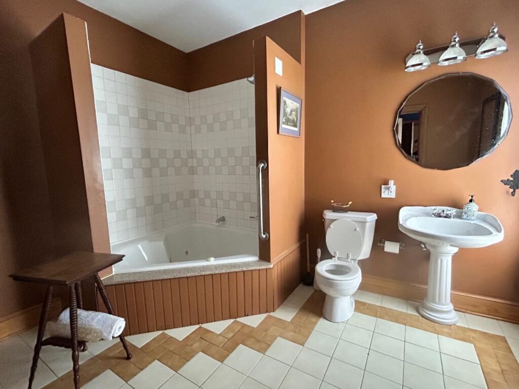 Cobalt Room Bathroom